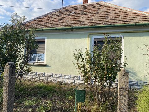 Eladó Ház 9363 Gyóró , Beledtől 7 percre, hangulatos környezetben eladó családi ház