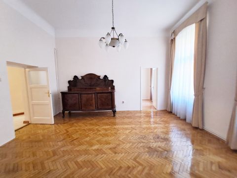 Kiadó Lakás 1011 Budapest 1. kerület Corvin téri kiadó ingatlan akár irodának is