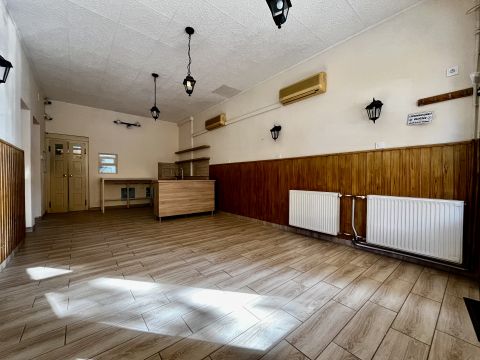 Eladó Üzlethelyiség 7570 Barcs 