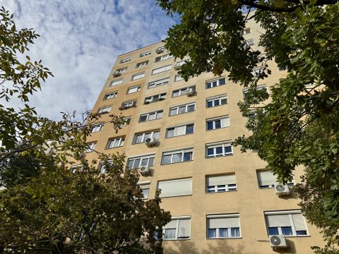 Eladó Lakás 1035 Budapest 3. kerület , Vörösvári úton panelprogramos napelemes épületben