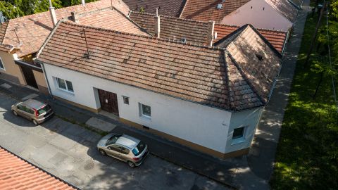 Eladó Lakás 2600 Vác , Óvárosi földszintes, 2 szobás lakás