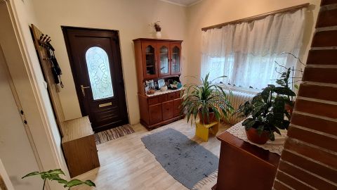 Eladó Ház 2425 Nagykarácsony Csendes utcájában