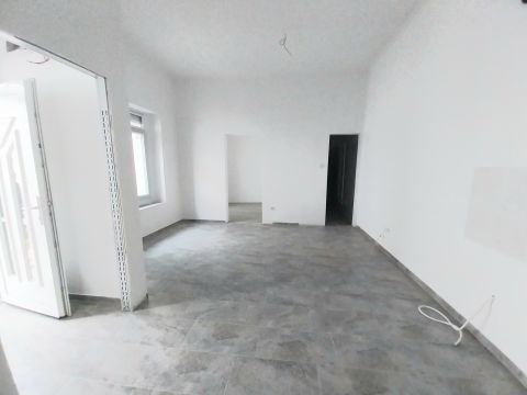 Eladó Lakás 3200 Gyöngyös Belváros közeli