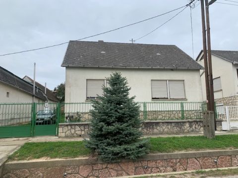 Eladó Ház 2897 Dunaszentmiklós 