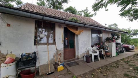Eladó Ház 2745 Kőröstetétlen , 2745 Kőröstetétlen, Tanya