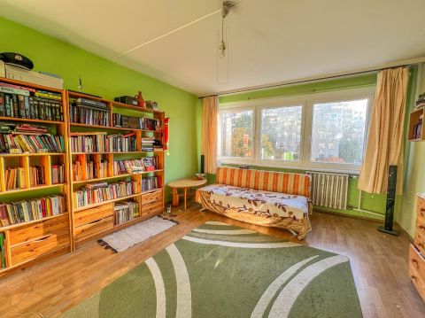 Eladó Lakás 1204 Budapest 20. kerület , Erkélyes lakás, friss panelprogramos házban