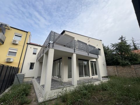 Eladó Lakás 8500 Pápa 