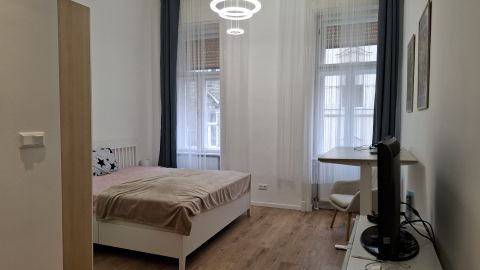 Eladó Lakás 1066 Budapest 6. kerület 
