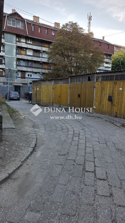 2600 Vác , Szent István tér — 1/3