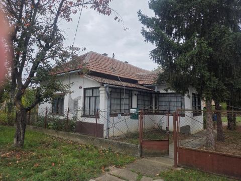 Eladó Ház 5234 Tiszaroff 5234 Tiszaroff, Központi fekvésű