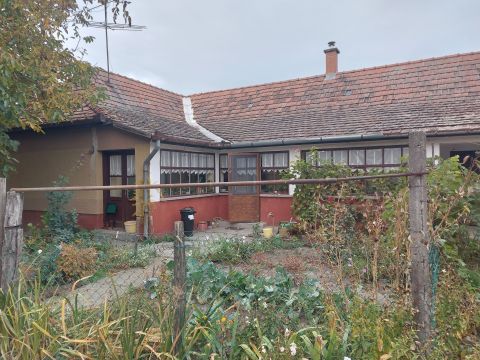 Eladó Ház 6070 Izsák 