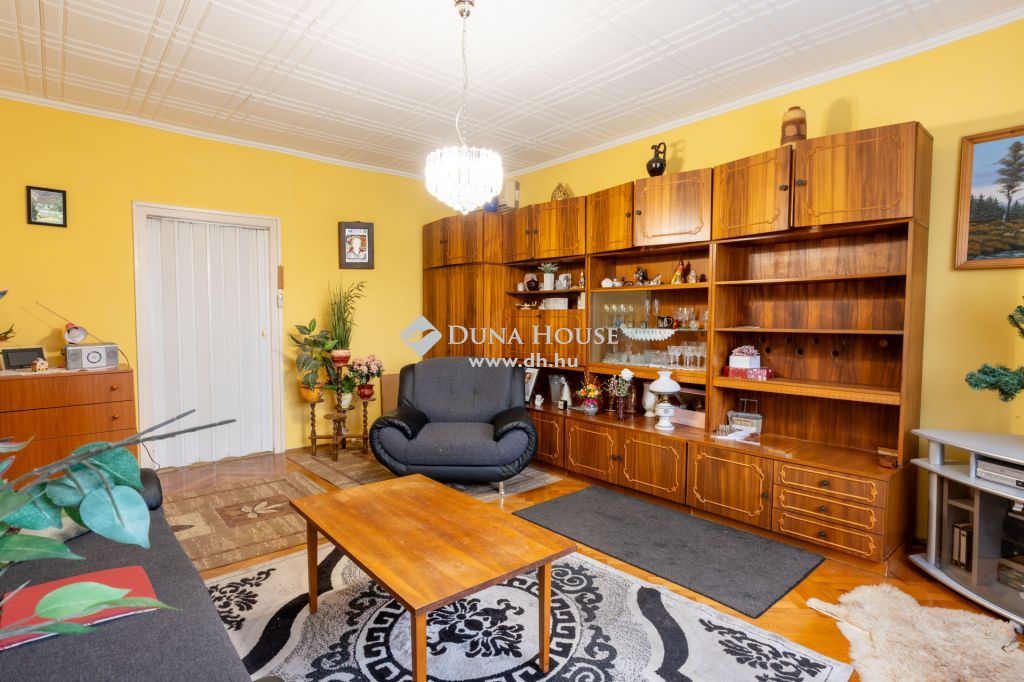 8000 Székesfehérvár — 1/12