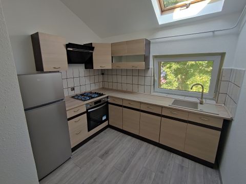 Eladó Lakás 2475 Kápolnásnyék , Kis lakás a központban