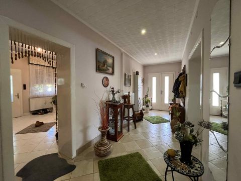 Eladó Ház 6200 Kiskőrös , Eladó Kiskőrösön az Akácfa utcában egy 110 nm ház!