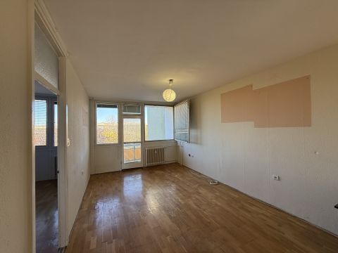 Eladó Lakás 1203 Budapest 20. kerület , Nappali + 2 szobás, erkélyes lakás a Soroksári út közelében