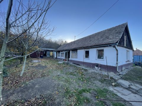 Eladó Ház 2215 Káva 