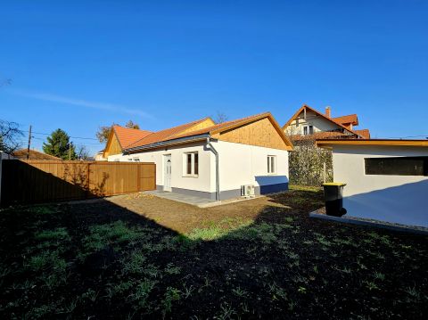 Eladó Ház 2132 Göd , Felsőgöd központi részén