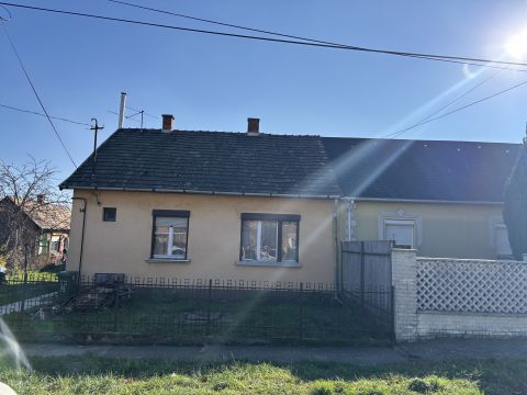 Eladó Ház 2800 Tatabánya 