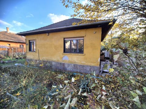 Eladó Ház 1039 Budapest 3. kerület Önálló 61m2 családi ház 542m2 telekkel Csillaghegyen eladó