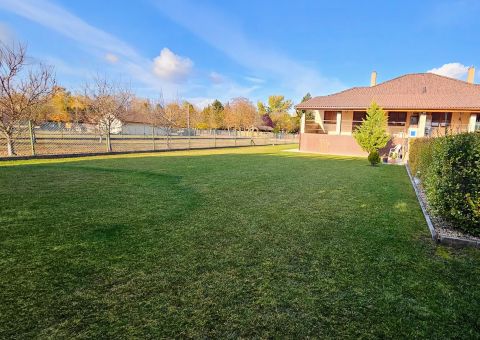 Eladó Ház 2317 Szigetcsép 