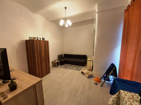 Eladó Lakás 9400 Sopron , Kis lakás eladó megfizethető áron. 