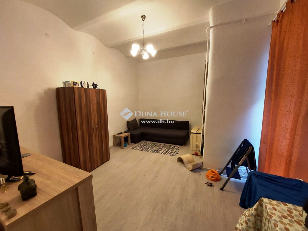 9400 Sopron , Kis lakás eladó megfizethető áron. — 1/21