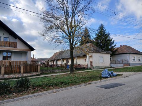 Eladó Ház 2065 Mány 