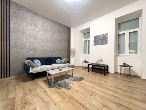 Eladó Lakás 1064 Budapest 6. kerület 