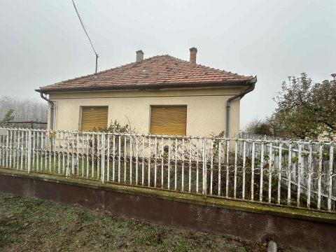 Eladó Ház 2768 Újszilvás , Újszilvás 