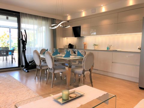 Kiadó Lakás 4028 Debrecen Bem lakóparkban gyönyörű penthause lakás kiadó