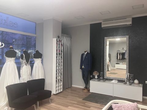 Eladó Üzlethelyiség 4400 Nyíregyháza SZŰK BELVÁROS