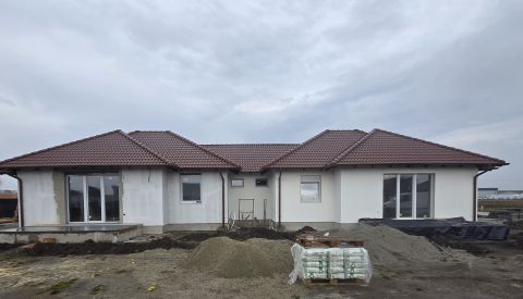 Eladó Ház 5100 Jászberény , új építésű, hőszivattyús otthon