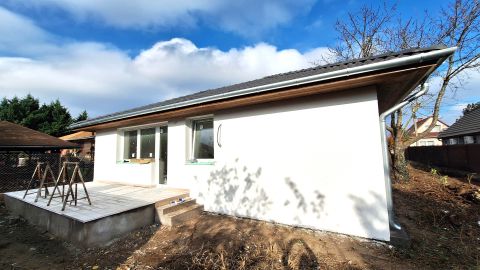 Eladó Ház 2339 Majosháza , Újépítésű ikerházfél, 250 méterre a Duna Parttól!!