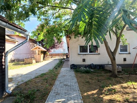 Eladó Ház 2465 Ráckeresztúr központ, csendes utca