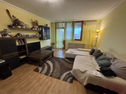 Eladó Lakás 6000 Kecskemét 