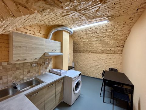 Kiadó Lakás 1089 Budapest 8. kerület , Visi Imre utca