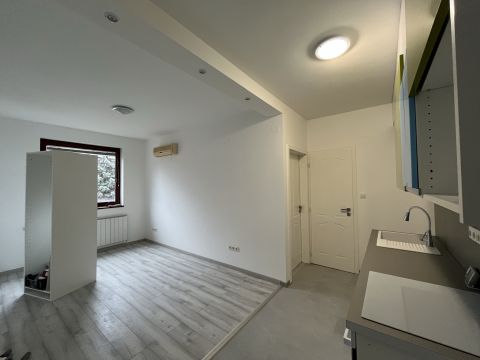 Kiadó Lakás 2071 Páty A központ közelében