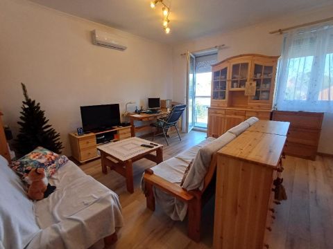 Eladó Lakás 2200 Monor , 2200 Monor, Monor