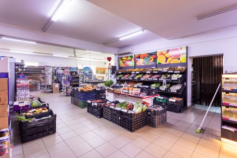 Eladó Üzlethelyiség 9242 Jánossomorja Szabadság utca közelében