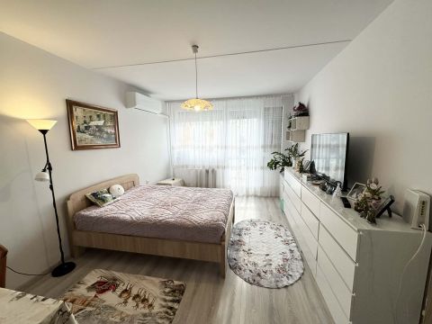 Eladó Lakás 7636 Pécs , Kertváros- Rózsadombon eladó 2,5 szobás lakás! 