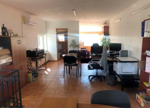 Eladó Ipari 2428 Kisapostag , Kisapostagon összeszerelő csarnok/műhely eladó!