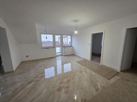 Eladó Lakás 5350 Tiszafüred , Központ