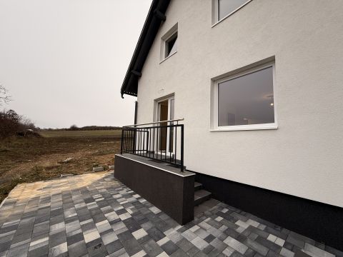 Eladó Ház 7694 Hosszúhetény , Új Építésű 5 szobás sorház