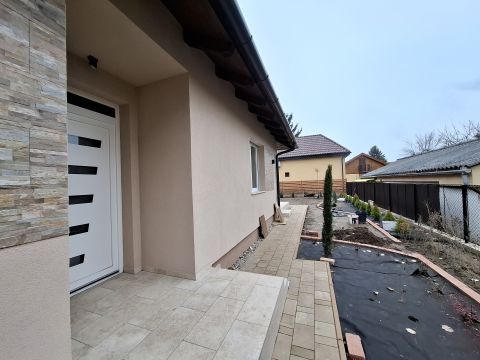 Eladó Ház 1163 Budapest 16. kerület 