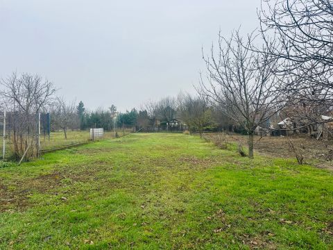 Eladó Ház 2461 Tárnok 500 nm-es extra telekkel eladó egy kedves 2 szintes házrész 