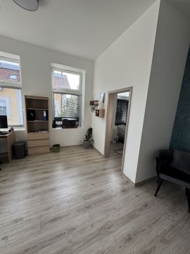 Eladó Lakás 1152 Budapest 15. kerület , Felújított garzon lakás, nyugodt környéken