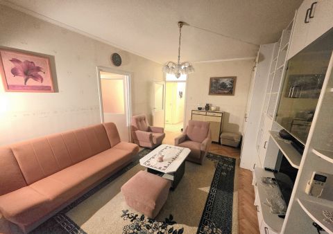 Eladó Lakás 1046 Budapest 4. kerület , Izzó lakótelep! 