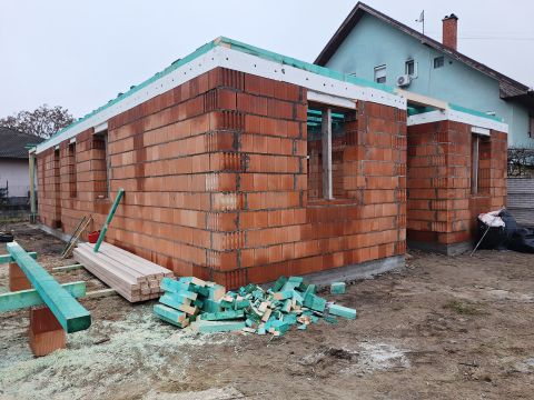 Eladó Ház 2310 Szigetszentmiklós , Önálló, újépítésű családi ház, hőszivattyús fűtéssel!