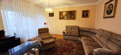 Eladó Ház 6000 Kecskemét 6000 Kecskemét Petőfiváros nappali + 3 szobás ház