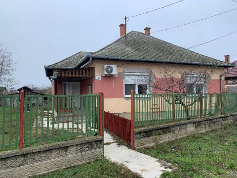 Eladó Ház 5462 Cibakháza 5462 Cibakháza, csendes